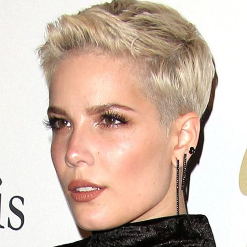 Halsey show their Pixie Cut